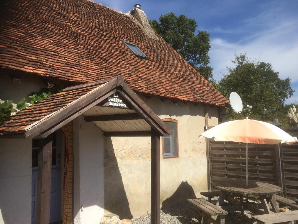 Le Petit Moulin Panzió Saint-Hilaire  Kültér fotó